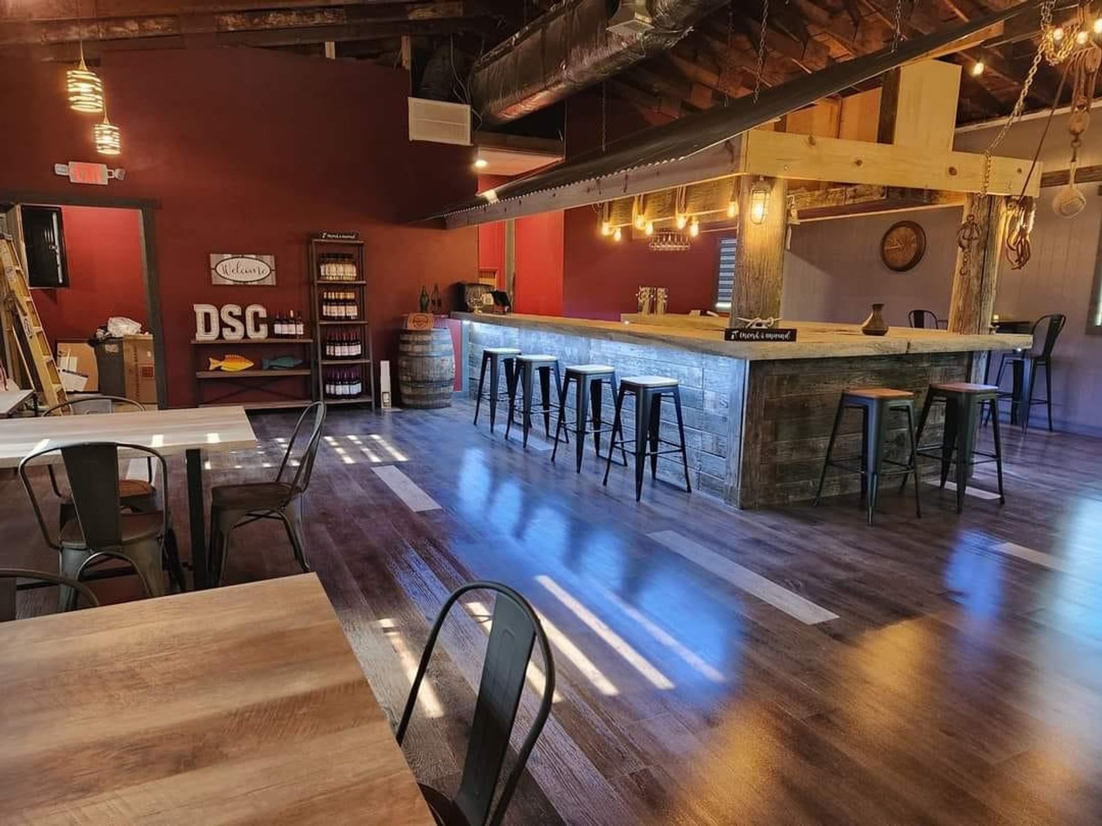 Red-wall tavern with DSC letters
